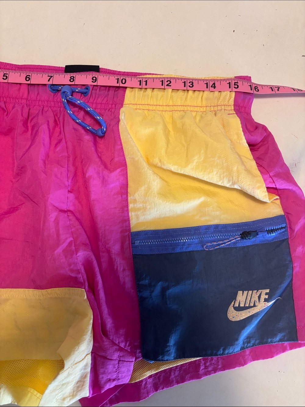 Nike Icon Clash Women’s Shorts Medium - Picture 11 of 12